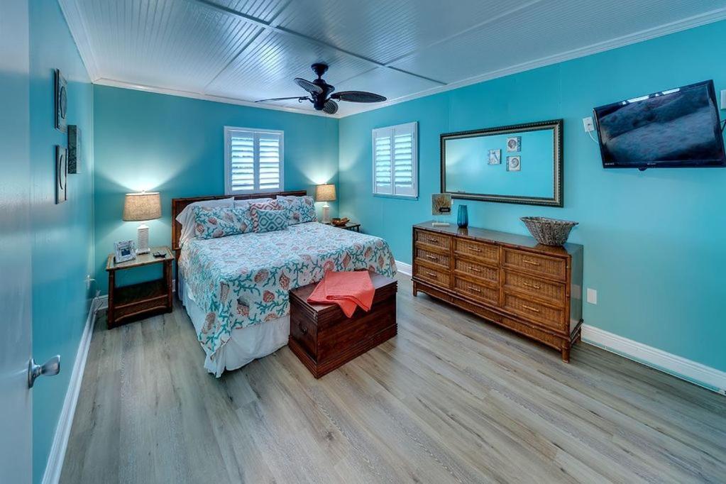 Beach Getaway Pool Condo Between The Island Marina And Beach Bradenton Beach Ngoại thất bức ảnh
