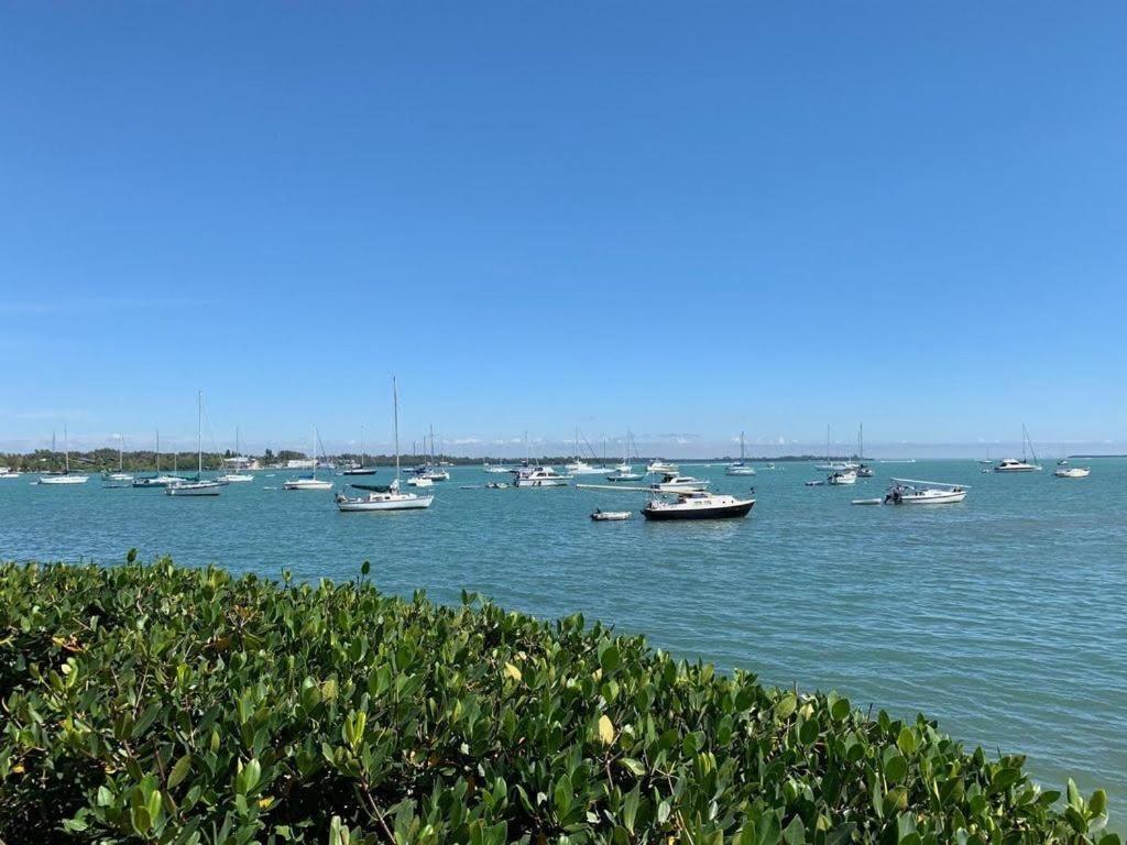 Beach Getaway Pool Condo Between The Island Marina And Beach Bradenton Beach Ngoại thất bức ảnh