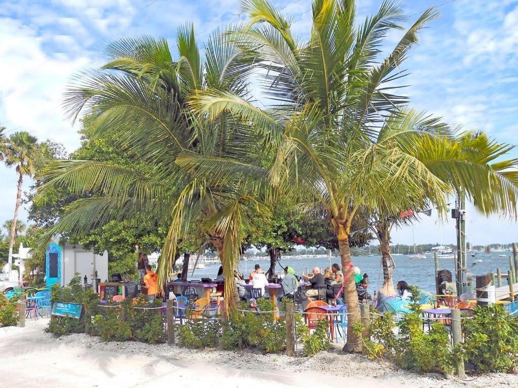 Beach Getaway Pool Condo Between The Island Marina And Beach Bradenton Beach Ngoại thất bức ảnh
