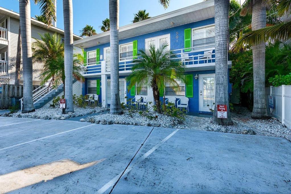 Beach Getaway Pool Condo Between The Island Marina And Beach Bradenton Beach Ngoại thất bức ảnh